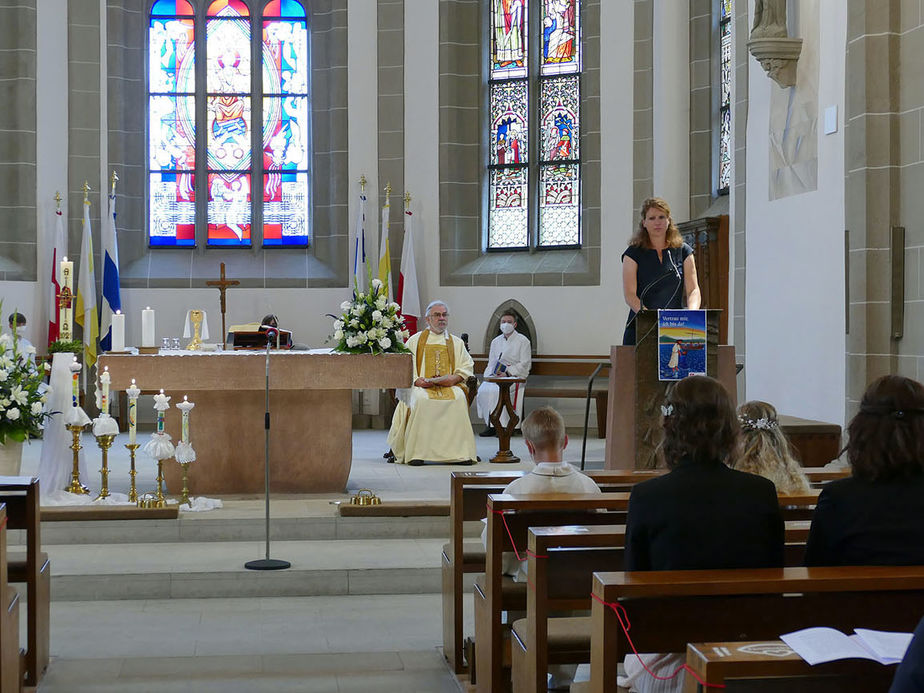 Feier der 1. Heiligen Kommunion in Sankt Crescentius (Foto: Karl-Franz Thiede)